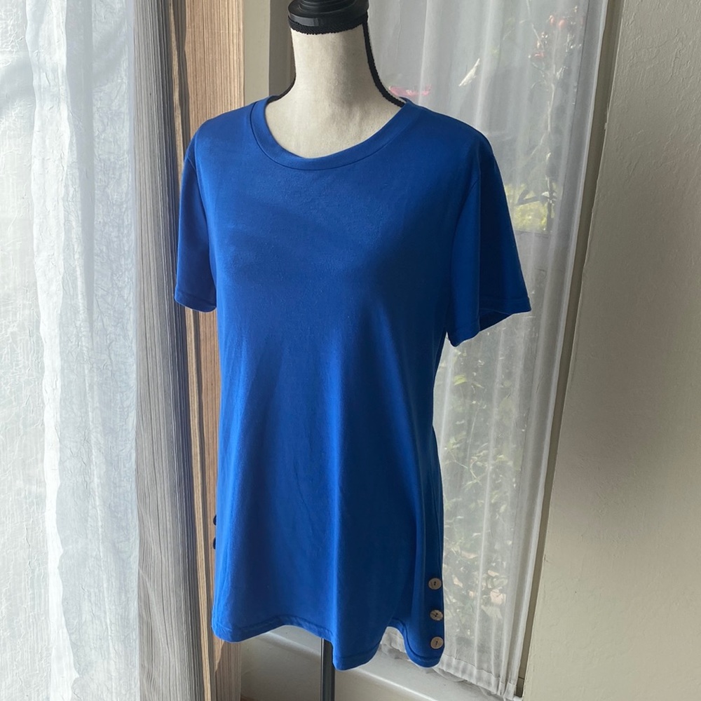 Casual blue top with side button detailing size xxl but fits closer to XL